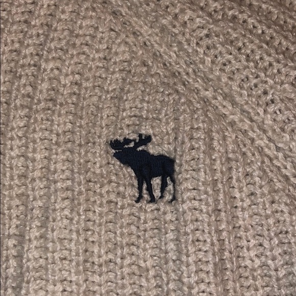 Abercrombie and Fitch knit cropped sweater - Picture 3 of 4